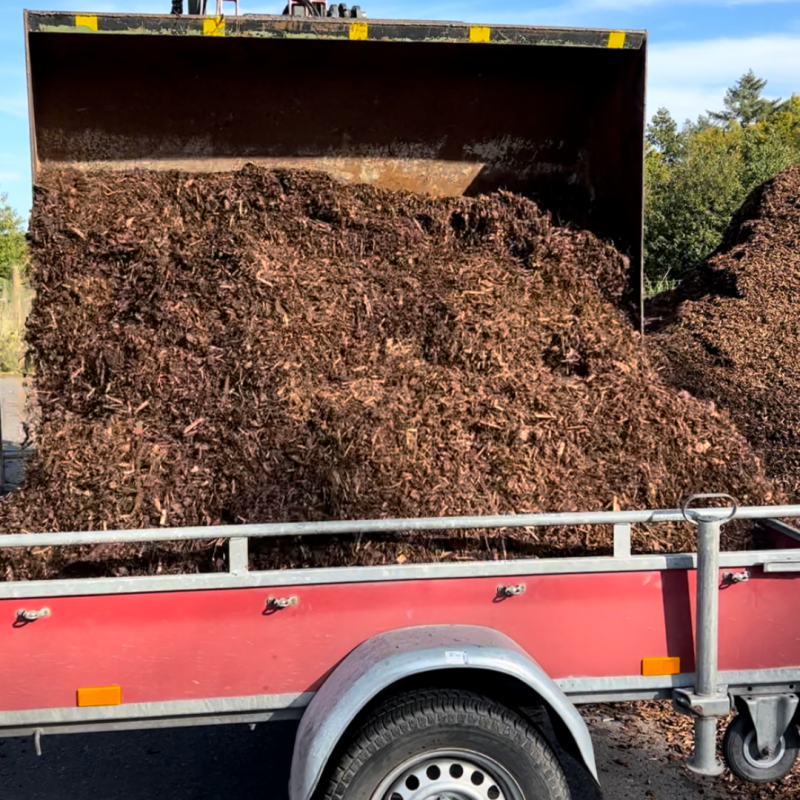 Warum loser, hochwertiger Rindenmulch die bessere Wahl ist